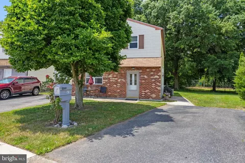 509 Corinthian Ave, Essington, PA 19029