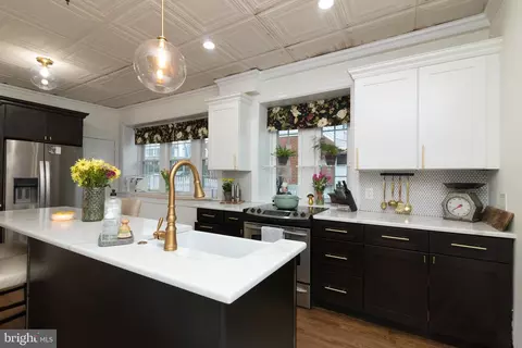 Kitchen - 101 S Rolling Rd, Springfield, PA 19064 photo 1 of 3