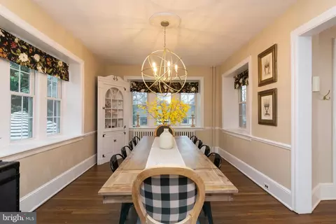 Dining - 101 S Rolling Rd, Springfield, PA 19064 photo 3 of 4
