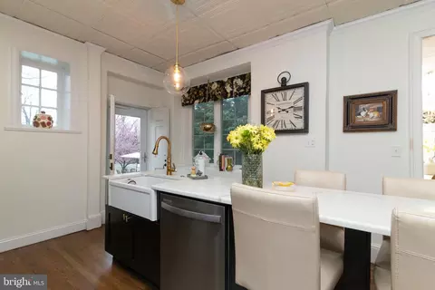 Kitchen - 101 S Rolling Rd, Springfield, PA 19064 photo 2 of 3