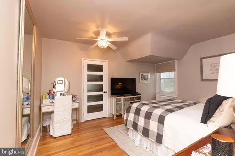 Bedroom - 101 S Rolling Rd, Springfield, PA 19064 photo 5 of 7