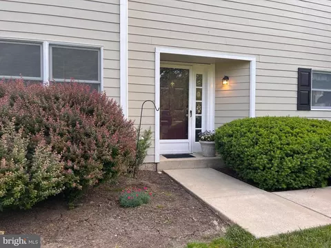 901 N Glen Dr #901, Glen Mills, PA 19342
