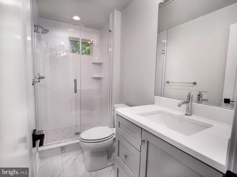 Bath - 206 Bloomingdale Ave, Wayne, PA 19087 photo 4 of 5