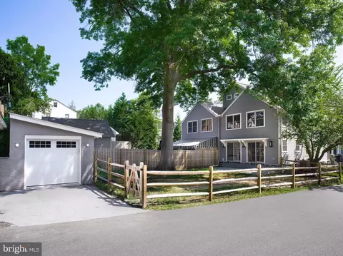 Exterior - 206 Bloomingdale Ave, Wayne, PA 19087 photo 9 of 11