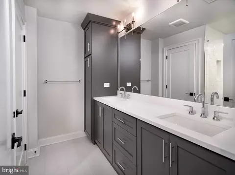 Bath - 206 Bloomingdale Ave, Wayne, PA 19087 photo 2 of 5