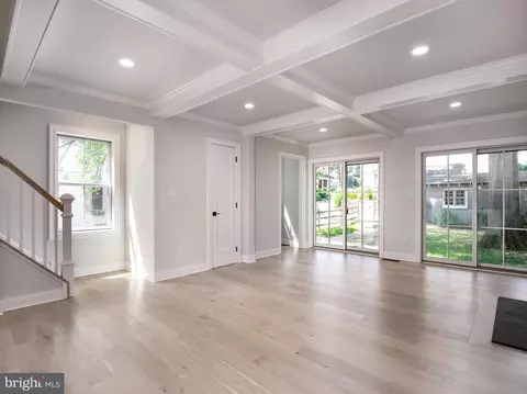 Living - 206 Bloomingdale Ave, Wayne, PA 19087 photo 5 of 5