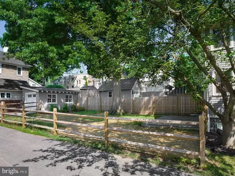 Exterior - 206 Bloomingdale Ave, Wayne, PA 19087 photo 11 of 11