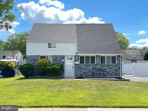 711 Wyndom Ter, Secane, PA 19018