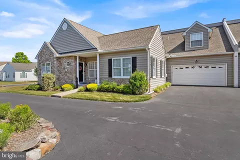 3301 S Half Mile Post S, Garnet Valley, PA 19060