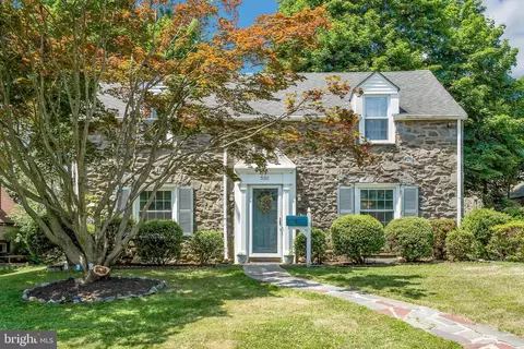 530 Brookfield Rd, Drexel Hill, PA 19026