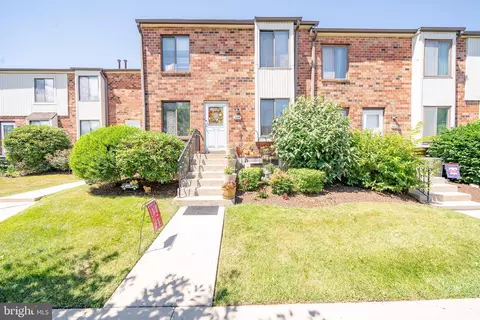 6814 Hilltop Dr #194, Brookhaven, PA 19015