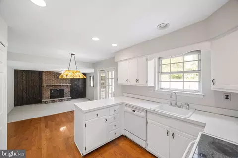 Kitchen - 13 Winding Way, Ogden, PA 19061 photo 3 of 3