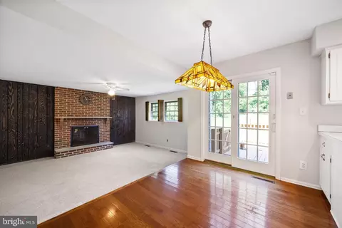 Living - 13 Winding Way, Ogden, PA 19061 photo 4 of 6