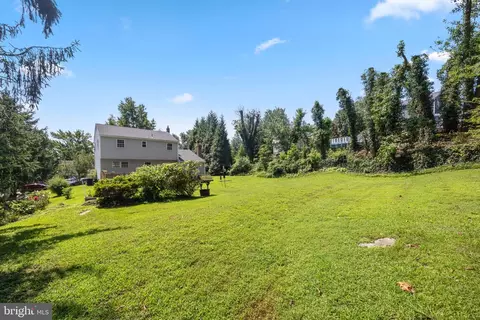 Exterior - 13 Winding Way, Ogden, PA 19061 photo 3 of 7