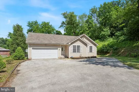 52 Mill Rd, Clifton Heights, PA 19018