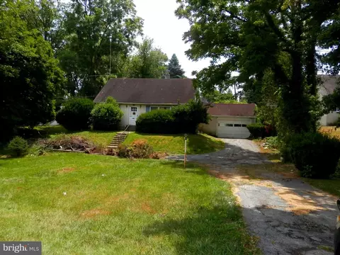 574 W Woodland Ave, Springfield, PA 19064