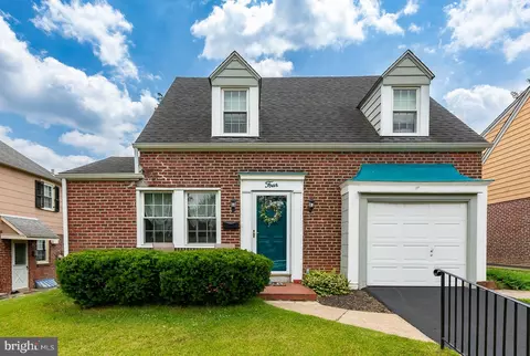 4 Holbrook Rd, Havertown, PA 19083