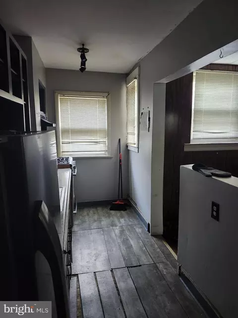 7048 Aberdeen Rd, Upper Darby, PA 19082 photo 3