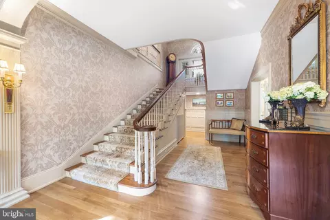 Entry Way - 339 Louella Ave, Wayne, PA 19087 photo 4 of 9