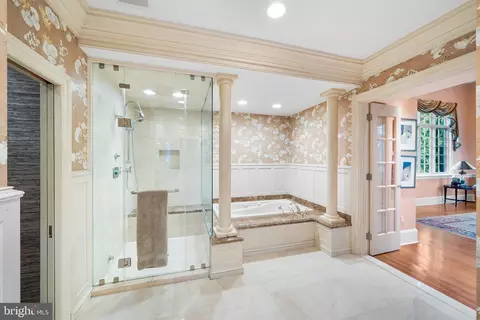 Bath - 339 Louella Ave, Wayne, PA 19087 photo 1 of 6