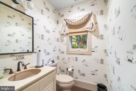 Bath - 339 Louella Ave, Wayne, PA 19087 photo 6 of 6