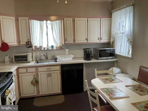 222 Kingston Rd, Upper Darby, PA 19082 photo 14