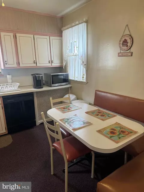 222 Kingston Rd, Upper Darby, PA 19082 photo 16