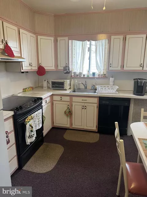 222 Kingston Rd, Upper Darby, PA 19082 photo 15