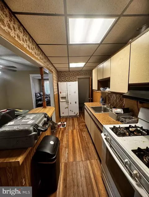7033 Radbourne Rd, Upper Darby, PA 19082 photo 4
