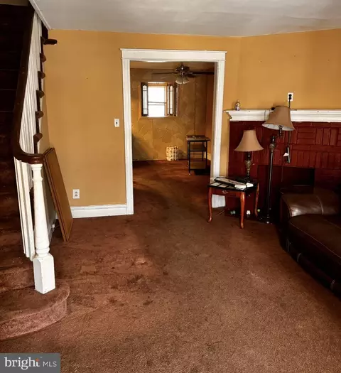 7033 Radbourne Rd, Upper Darby, PA 19082 photo 2