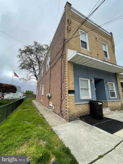 519 Maddock St, Crum Lynne, PA 19022