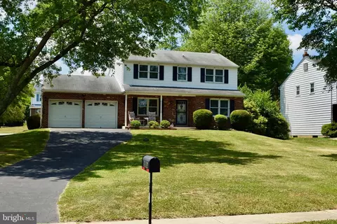 2884 Old Cedar Grove Rd, Broomall, PA 19008