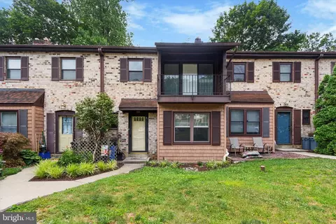 220 Bishop Dr, Aston, PA 19014