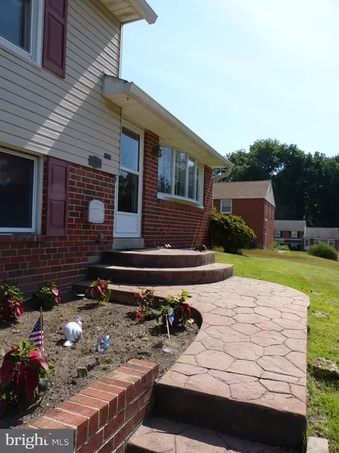 4703 Cooper Rd, Brookhaven, PA 19015 photo 2
