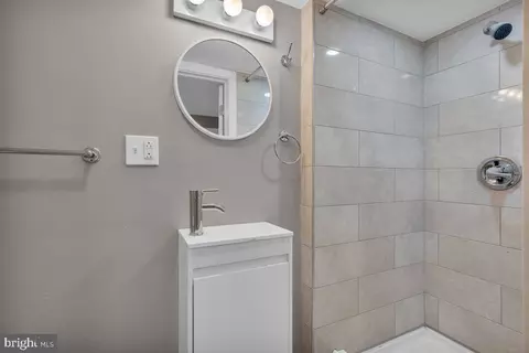 Bath - 7039 Clover Ln, Upper Darby, PA 19082 photo 2 of 2