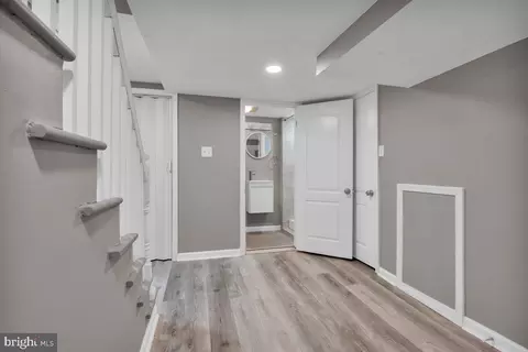Entry Way - 7039 Clover Ln, Upper Darby, PA 19082 photo 7 of 8