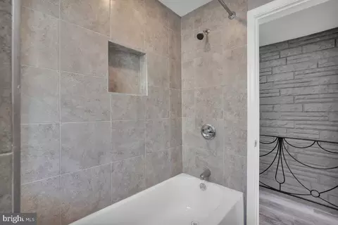 Entry Way - 7039 Clover Ln, Upper Darby, PA 19082 photo 5 of 8