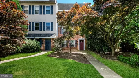 12 E Sellers Ave, Ridley Park, PA 19078