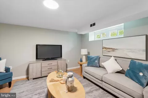 Living - 1530 Summit St, Marcus Hook, PA 19061 photo 6 of 6