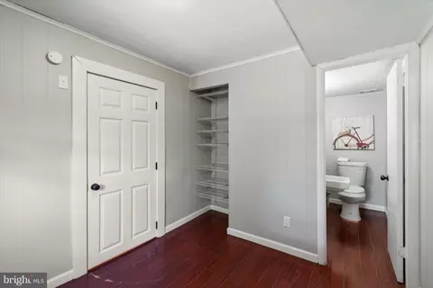 Entry Way - 1530 Summit St, Marcus Hook, PA 19061 photo 2 of 3
