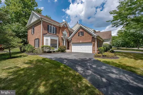 514 Guinevere Dr, Newtown Square, PA 19073