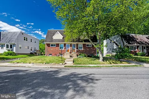 615 Swarthmore Ave, Folsom, PA 19033