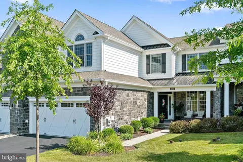 3802 Meadow View Farm Rd, Newtown Square, PA 19073