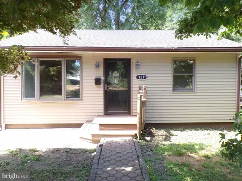 121 Ronaldson St, Media, PA 19063