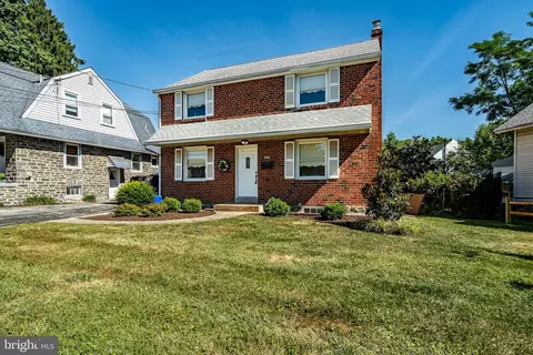 232 E Manoa Rd, Havertown, PA 19083