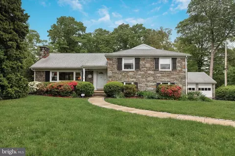 2822 N Kent Rd, Broomall, PA 19008