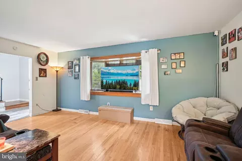 Living - 4450 Pilgrim Ln, Boothwyn, PA 19061 photo 1 of 1