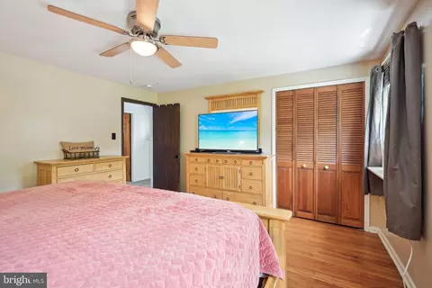 Bedroom - 4450 Pilgrim Ln, Boothwyn, PA 19061 photo 3 of 8