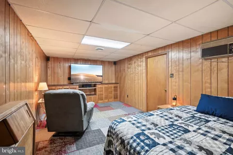 Bedroom - 4450 Pilgrim Ln, Boothwyn, PA 19061 photo 7 of 8