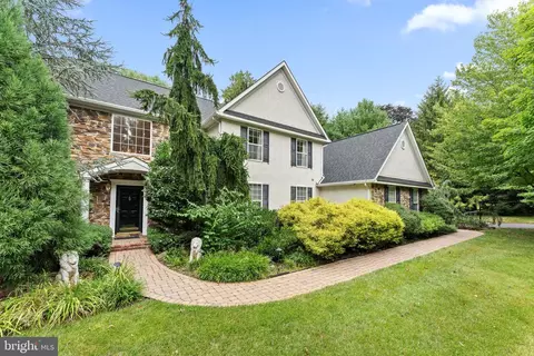 108 Willowburn Rd, Villanova, PA 19085